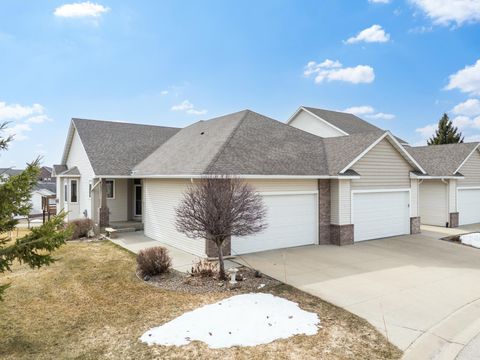 Townhouse For Sale - 5777 Dogwood Court<br/> Rochester, MN 55901