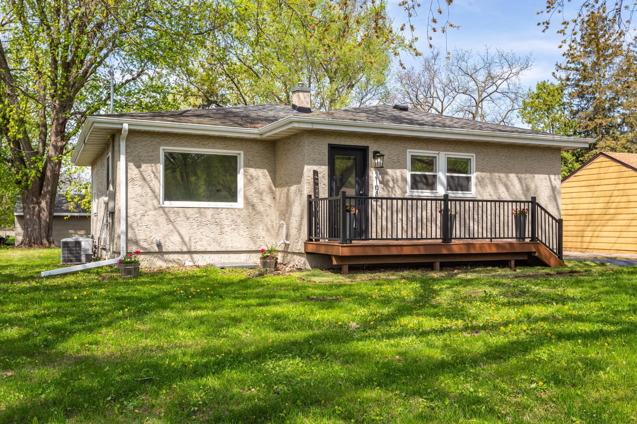 2108 29th Street, La Crosse, Wisconsin image 1