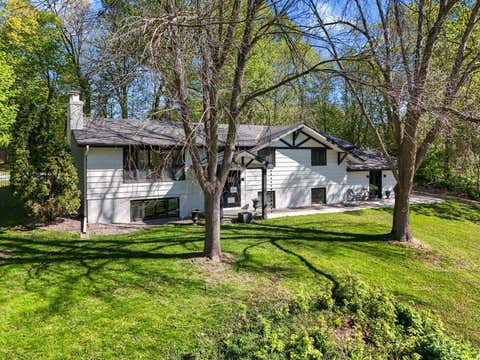 Homes For Sale - 17046 Chiltern Hills Road<br/> Minnetonka, MN 55345