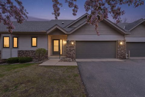 Townhouse For Sale - 13530 Parkwood Drive<br/> Dakota County, Burnsville, MN 55337