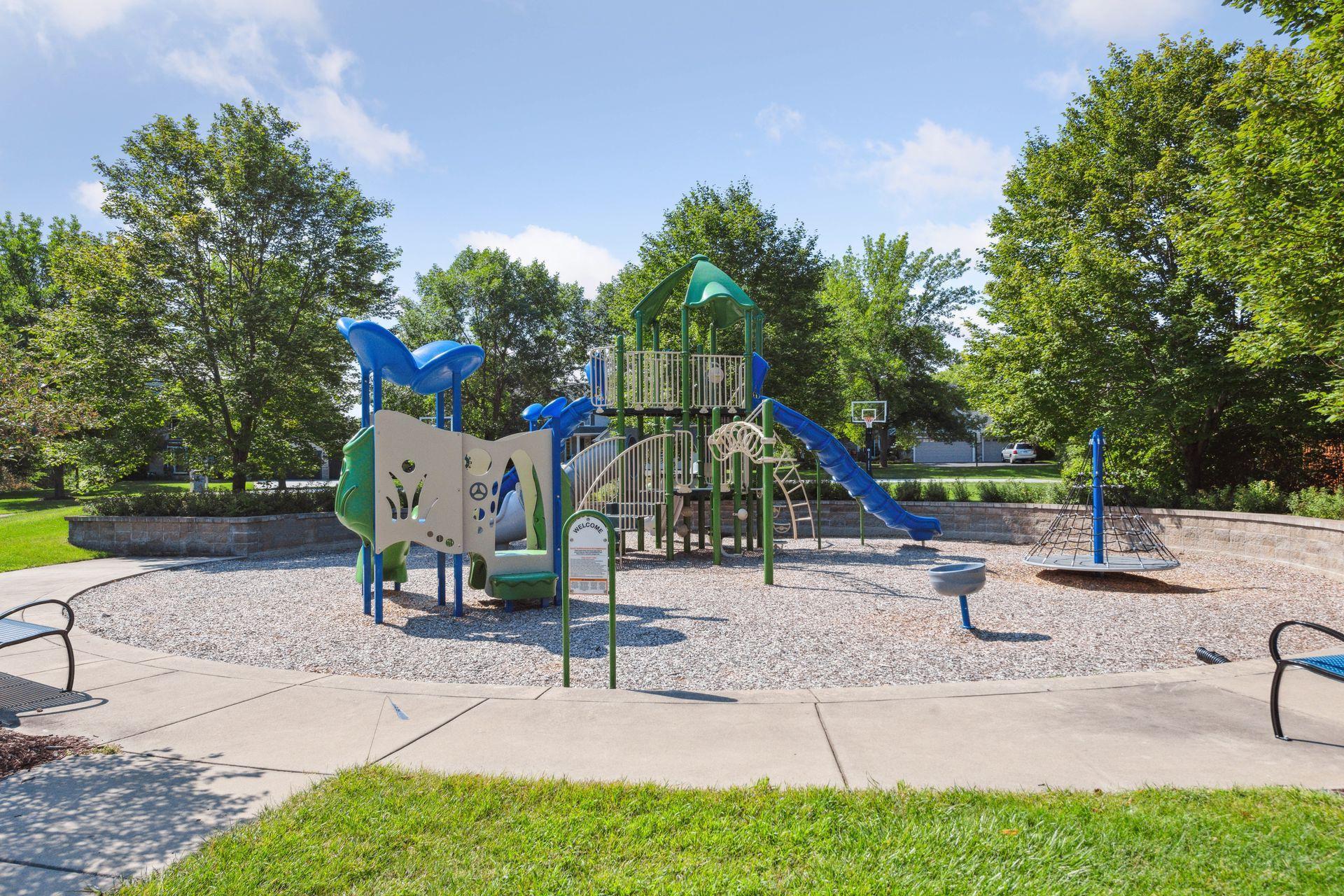 525 Greenview Drive, Chanhassen, Minnesota image 27