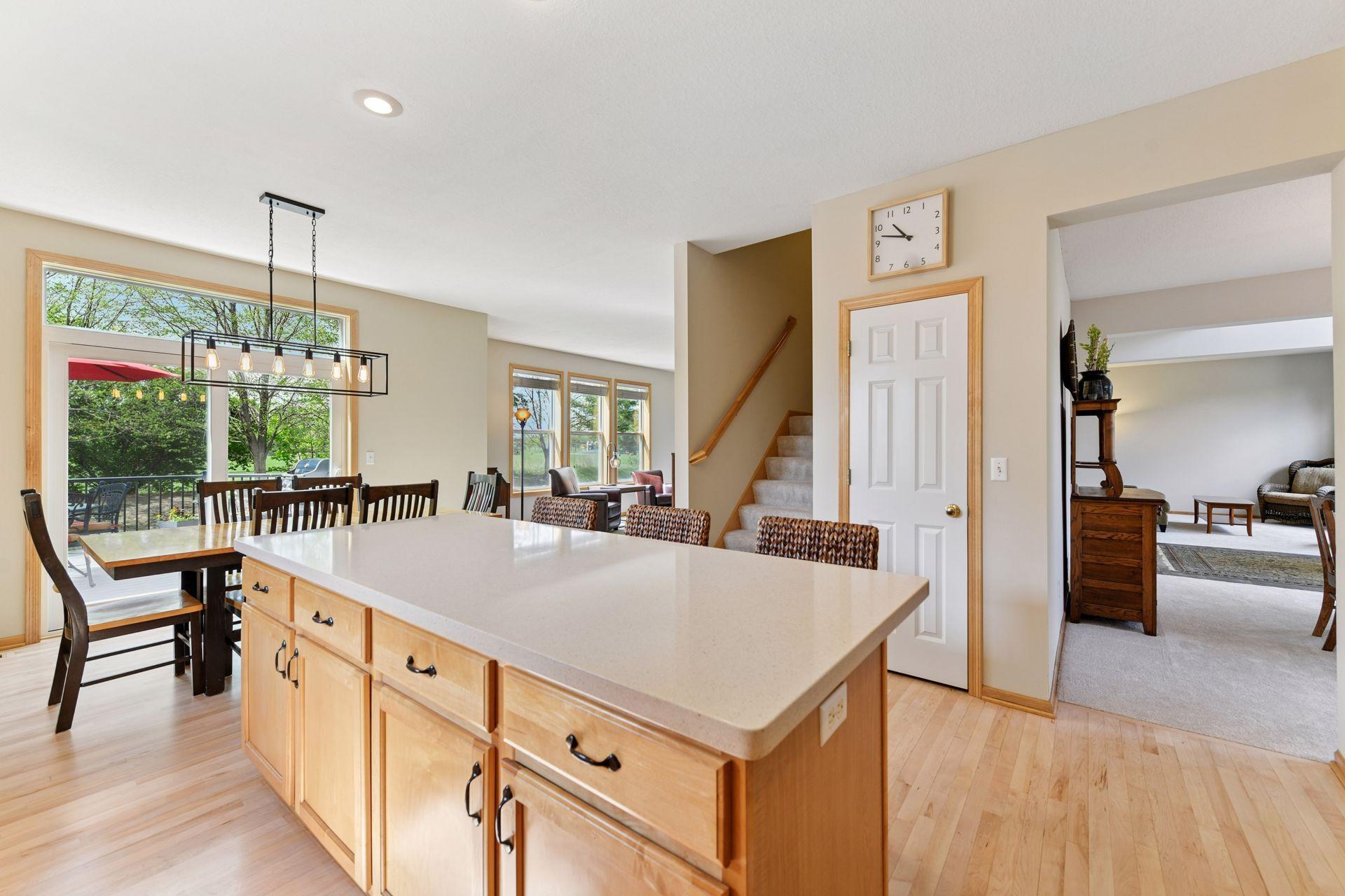 525 Greenview Drive, Chanhassen, Minnesota image 5