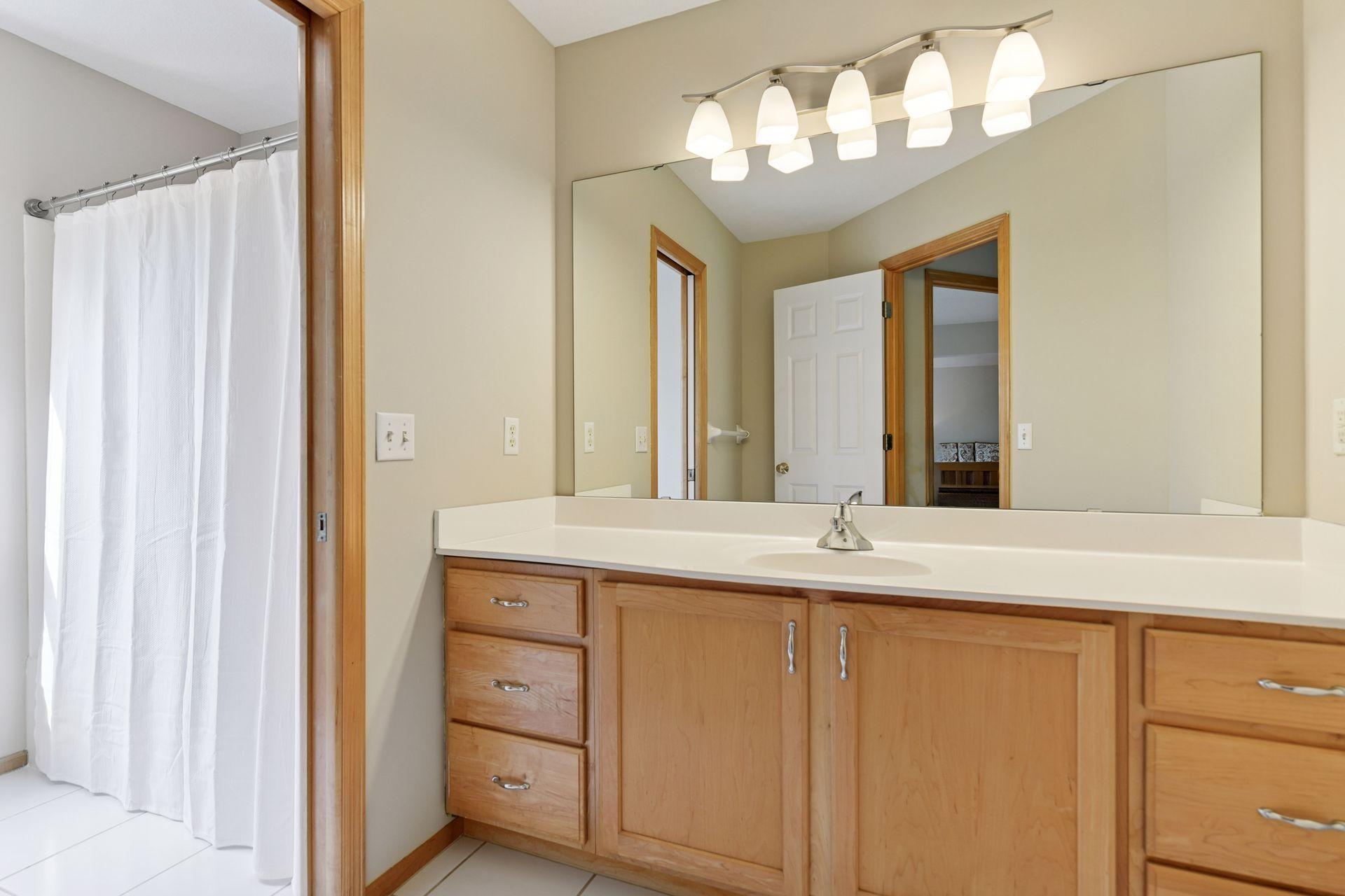 525 Greenview Drive, Chanhassen, Minnesota image 21