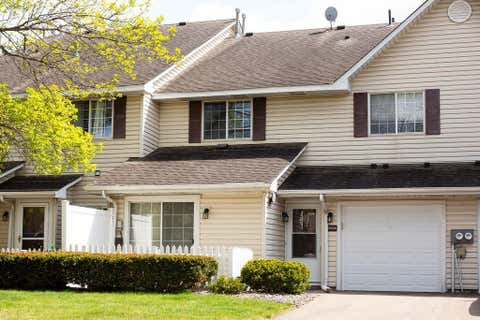 Townhouse For Sale - 2556 Lockwood Drive<br/> Mendota Heights, MN 55120