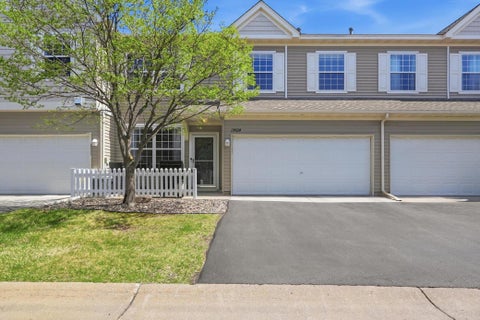 Townhouse For Sale - 19624 Meadowlark Way<br/> Dakota County, Farmington, MN 55024