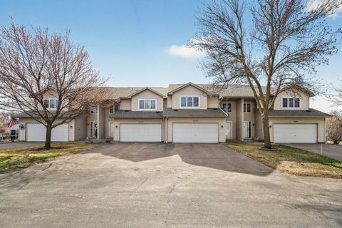 Townhouse For Sale - 5454 Sanibel Drive<br/> Hopkins, MN 55343
