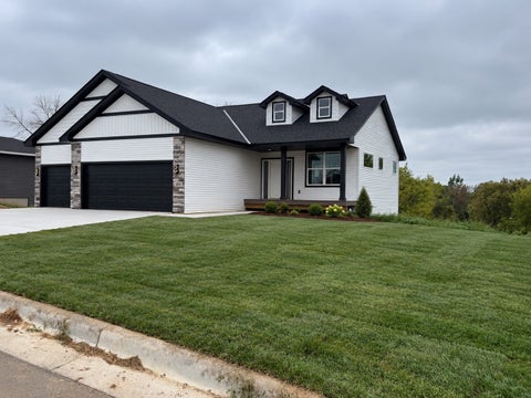Homes For Sale - 605 E 9th Street<br/> Zumbrota, MN 55992