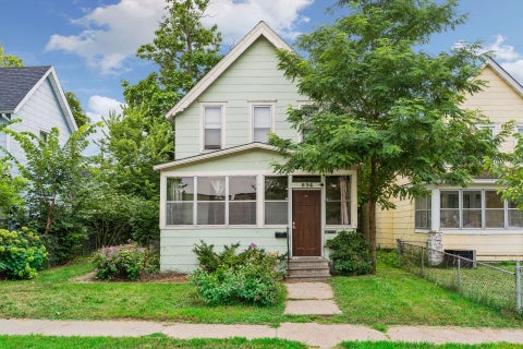 Multifamily For Sale - 894 Beech Street<br/> Ramsey County, Saint Paul, MN 55106