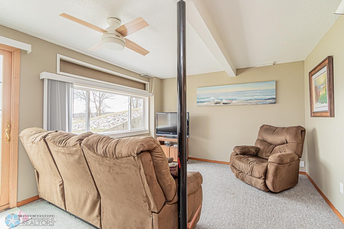 Lake Park, Minnesota 56554, United States, 3 Bedrooms Bedrooms, ,2 BathroomsBathrooms,Residential,Pending,55129