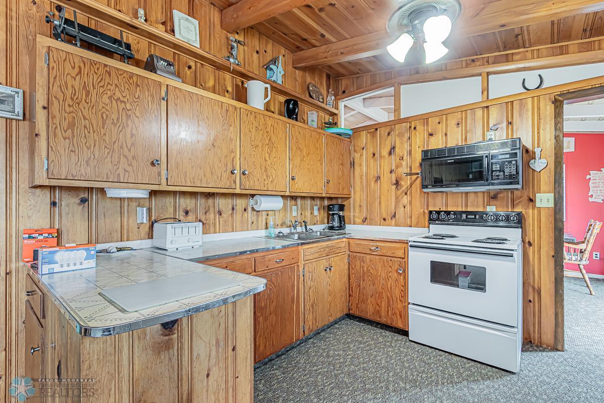 Lake Park, Minnesota 56554, United States, 3 Bedrooms Bedrooms, ,2 BathroomsBathrooms,Residential,Pending,55129