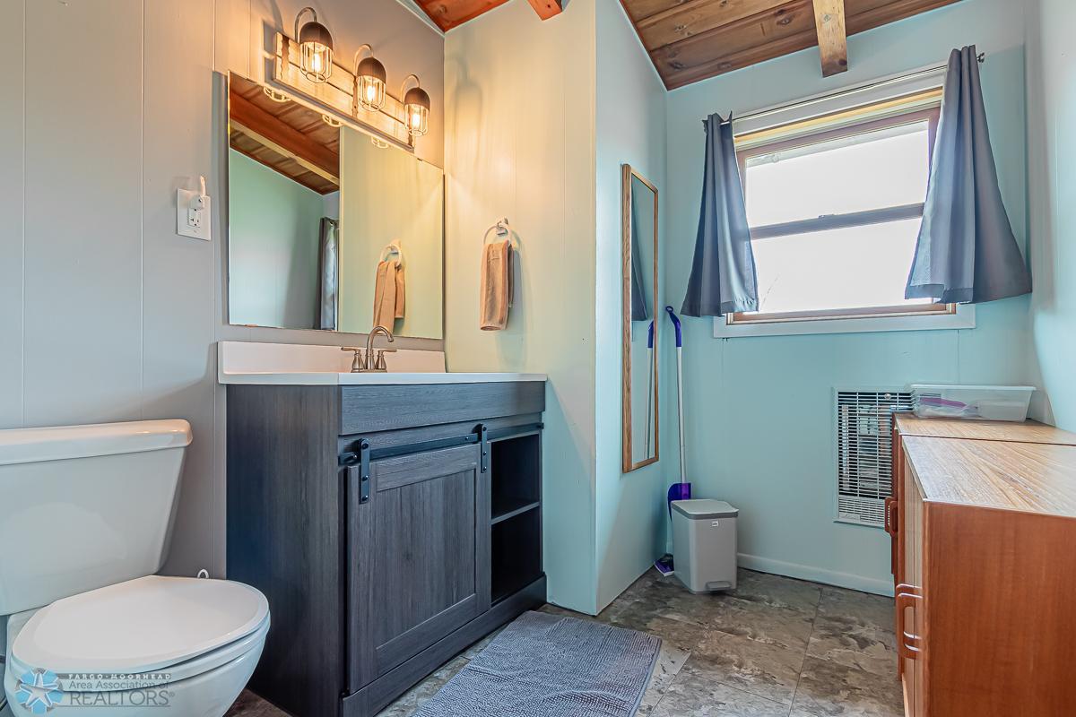 Lake Park, Minnesota 56554, United States, 3 Bedrooms Bedrooms, ,2 BathroomsBathrooms,Residential,Pending,55129