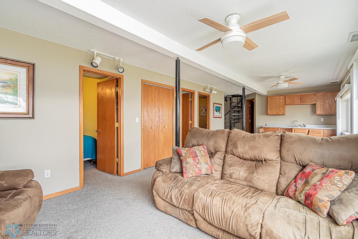 Lake Park, Minnesota 56554, United States, 3 Bedrooms Bedrooms, ,2 BathroomsBathrooms,Residential,Pending,55129