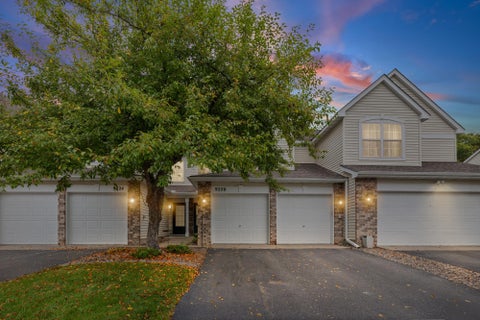 Townhouse For Sale - 9220 Merrimac Lane<br/> Hennepin County, Maple Grove, MN 55311