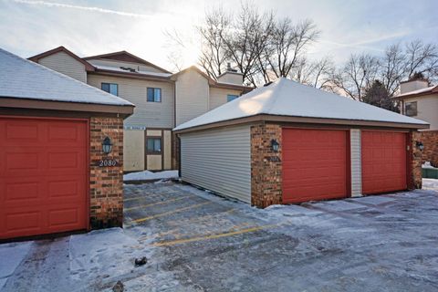 Townhouse For Sale - 2076 Pathways Drive<br/> Ramsey County, Saint Paul, MN 55119