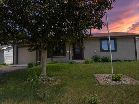 Homes For Sale - 551 Jefferson Lane<br/> Elk River, MN 55330