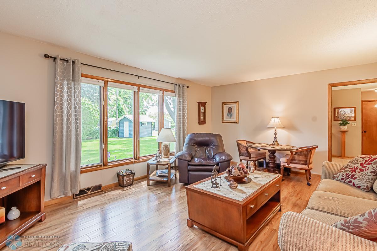 Moorhead, Minnesota 56560, United States, 3 Bedrooms Bedrooms, ,2 BathroomsBathrooms,Residential,Pending,55101