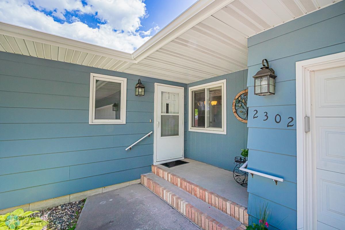 Moorhead, Minnesota 56560, United States, 3 Bedrooms Bedrooms, ,2 BathroomsBathrooms,Residential,Pending,55101