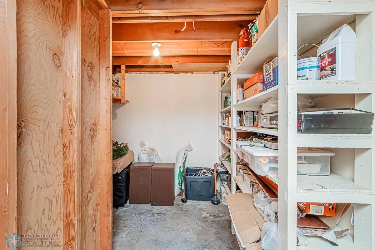 Moorhead, Minnesota 56560, United States, 3 Bedrooms Bedrooms, ,2 BathroomsBathrooms,Residential,Pending,55101