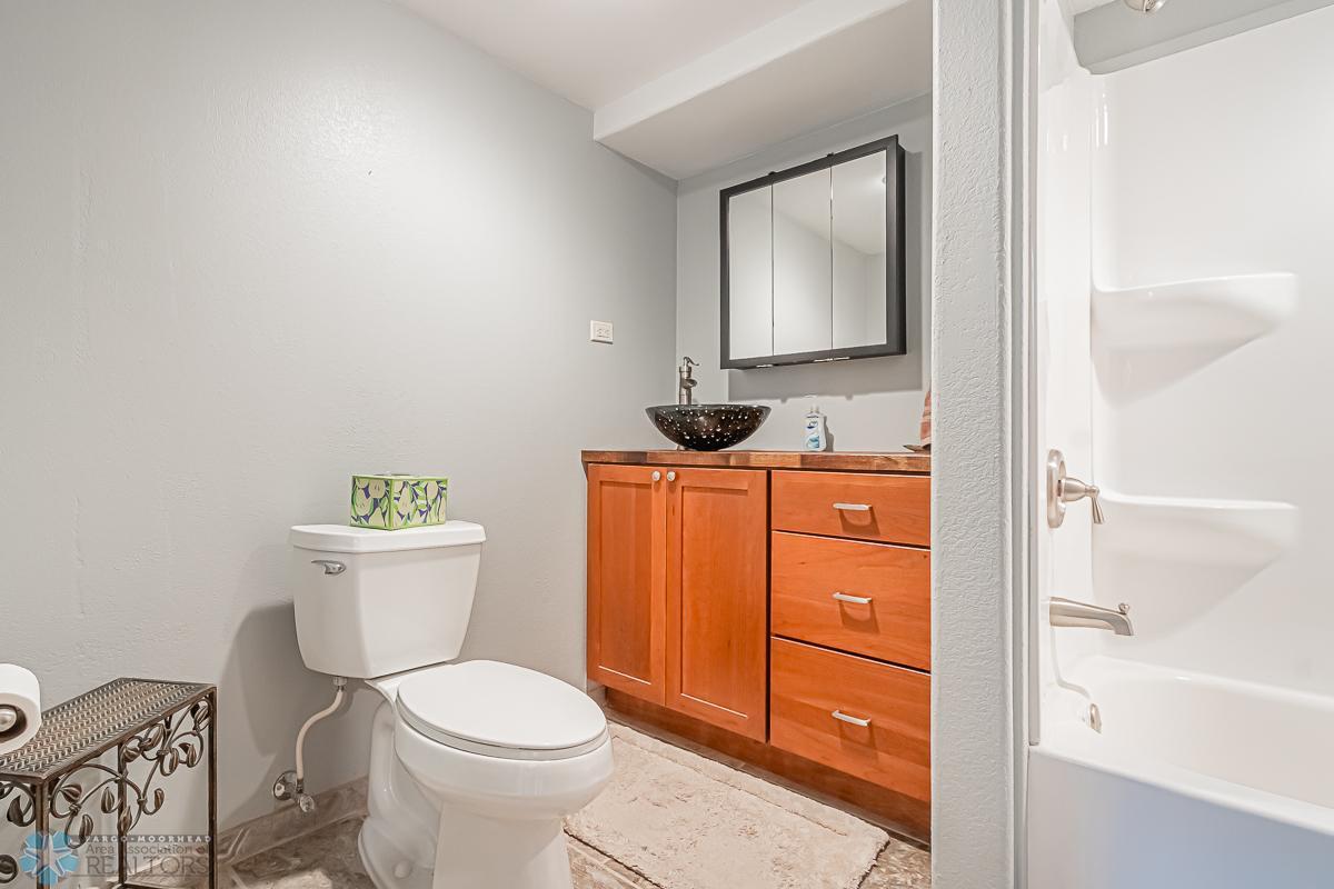 Moorhead, Minnesota 56560, United States, 3 Bedrooms Bedrooms, ,2 BathroomsBathrooms,Residential,Pending,55101