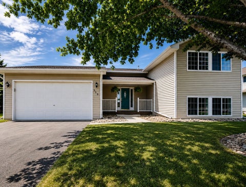 Homes For Sale - 509 S Maple Street<br/> Scott County, Belle Plaine, MN 56011