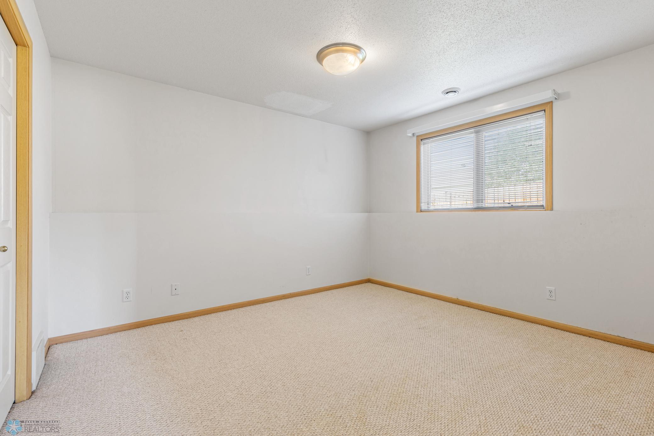 3598 Woodbury Park Drive, Fargo, North Dakota image 24