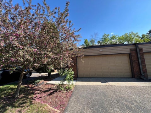 Townhouse For Sale - 4801 Spring Circle<br/> Minnetonka, MN 55345