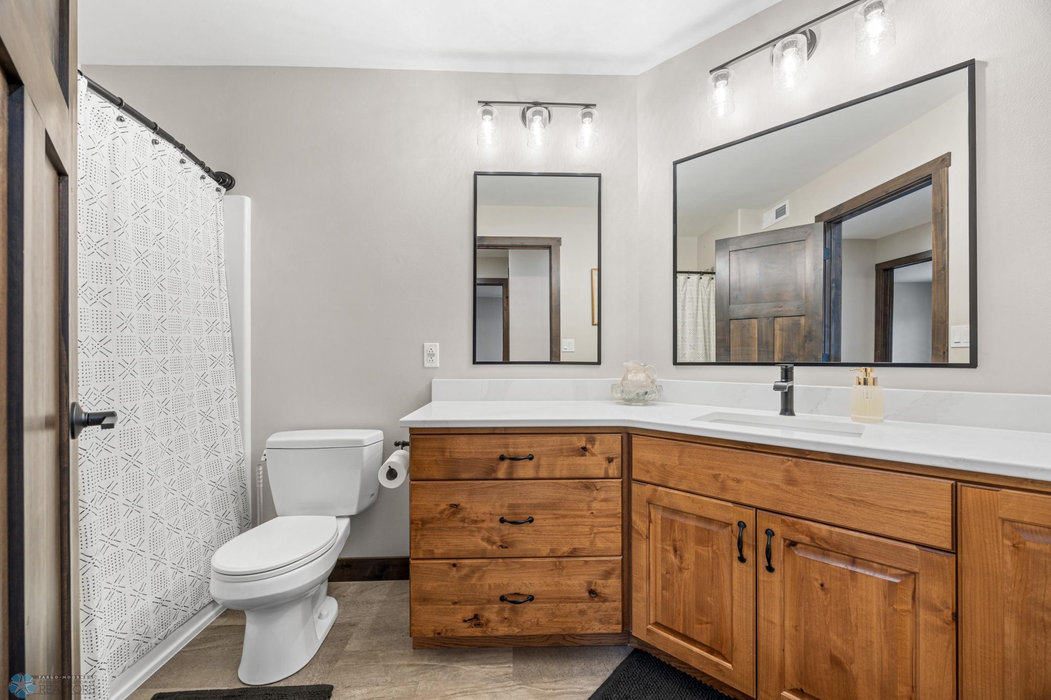 134 Newport Parkway, Kindred, North Dakota image 24