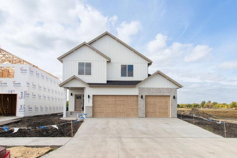 Homes For Sale - 6343 68th Street<br/> Horace, ND 58047