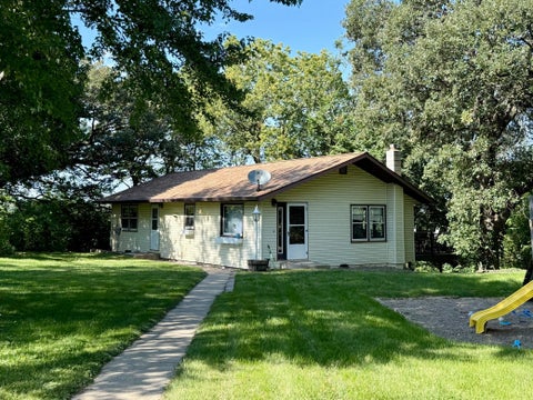 Homes For Sale - 521 Oak Lane<br/> Redwood County, Redwood Falls, MN 56283