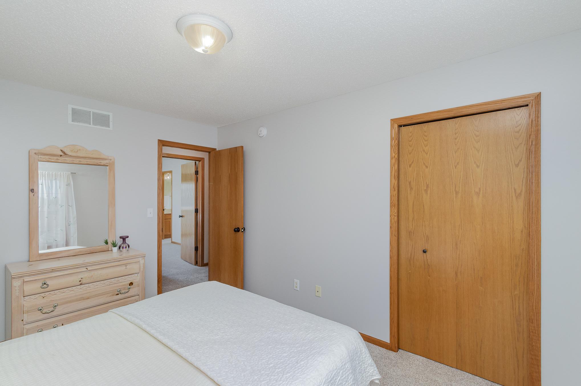 2127 Ormond Drive, Shakopee, Minnesota image 18