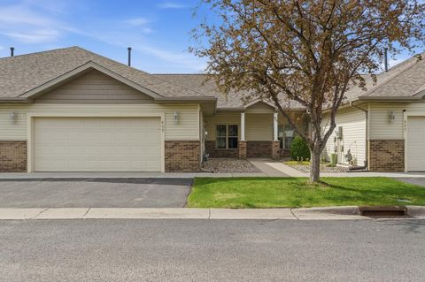 Townhouse For Sale - 609 Dublin Court<br/> Mankato, MN 56001