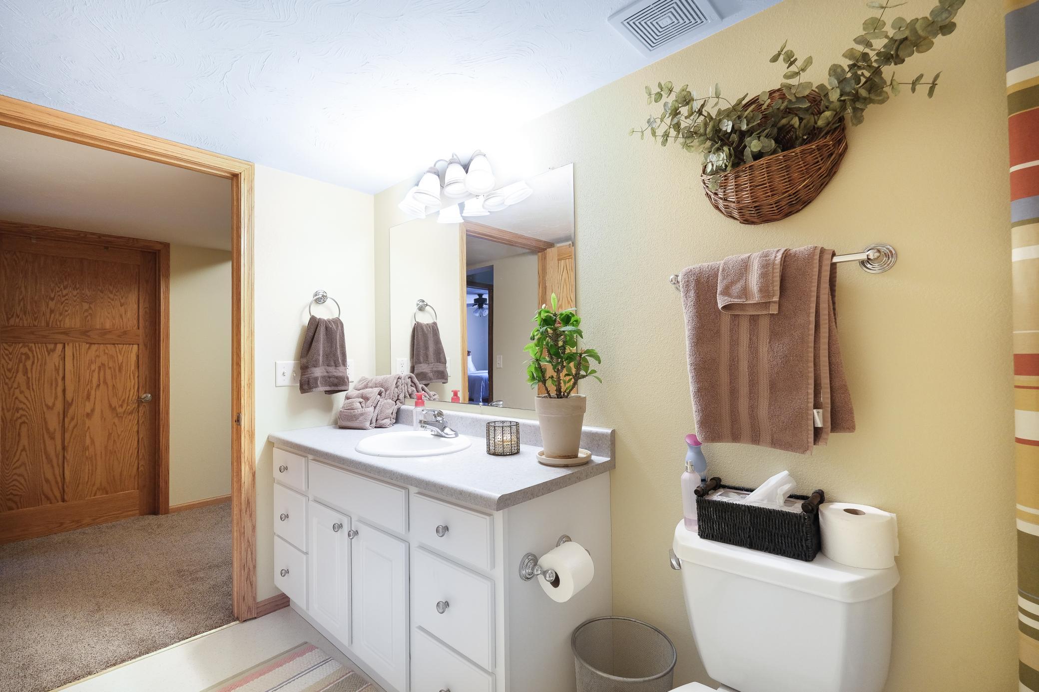 312 Southbrook Circle, Mankato, Minnesota image 34