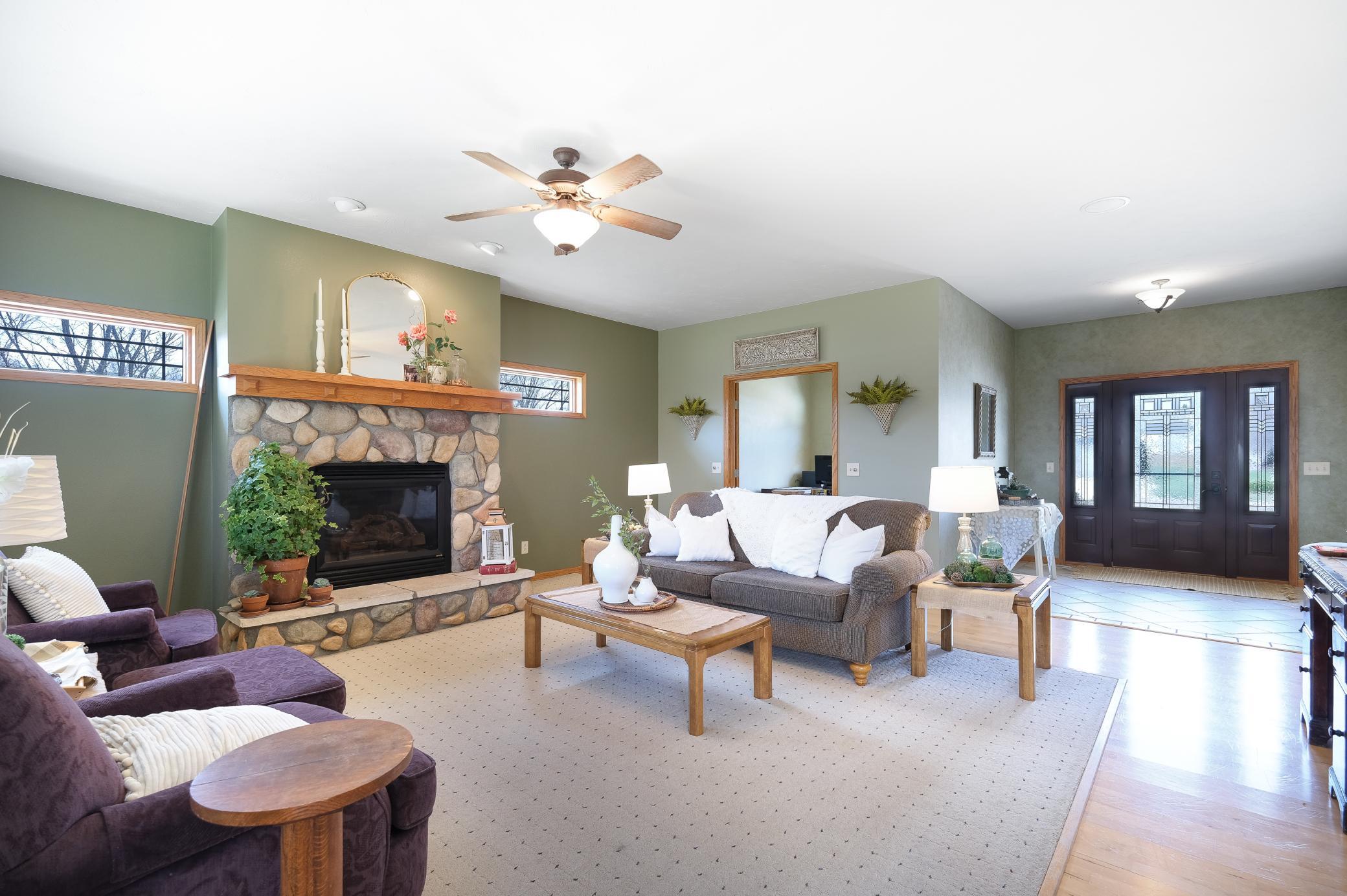 312 Southbrook Circle, Mankato, Minnesota image 7
