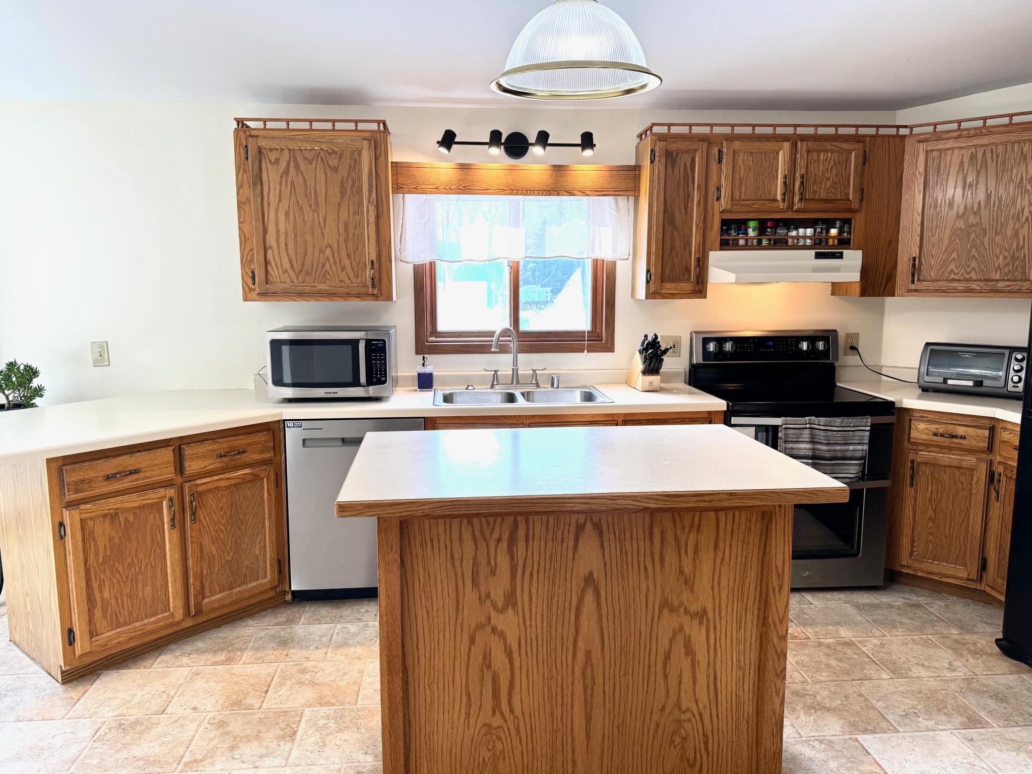 103 8th Street, Roseau, Minnesota image 6