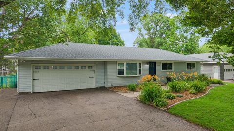 Homes For Sale - 124 Harrington Drive<br/> Long Lake, MN 55356