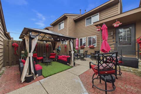 Townhouse For Sale - 1417 63rd Lane<br/> Minneapolis, MN 55430