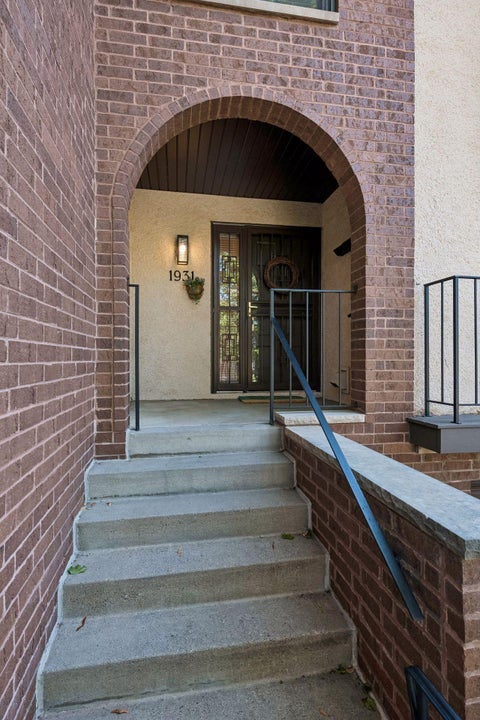 Townhouse For Sale - 1931 Emerson Avenue<br/> Minneapolis, MN 55403