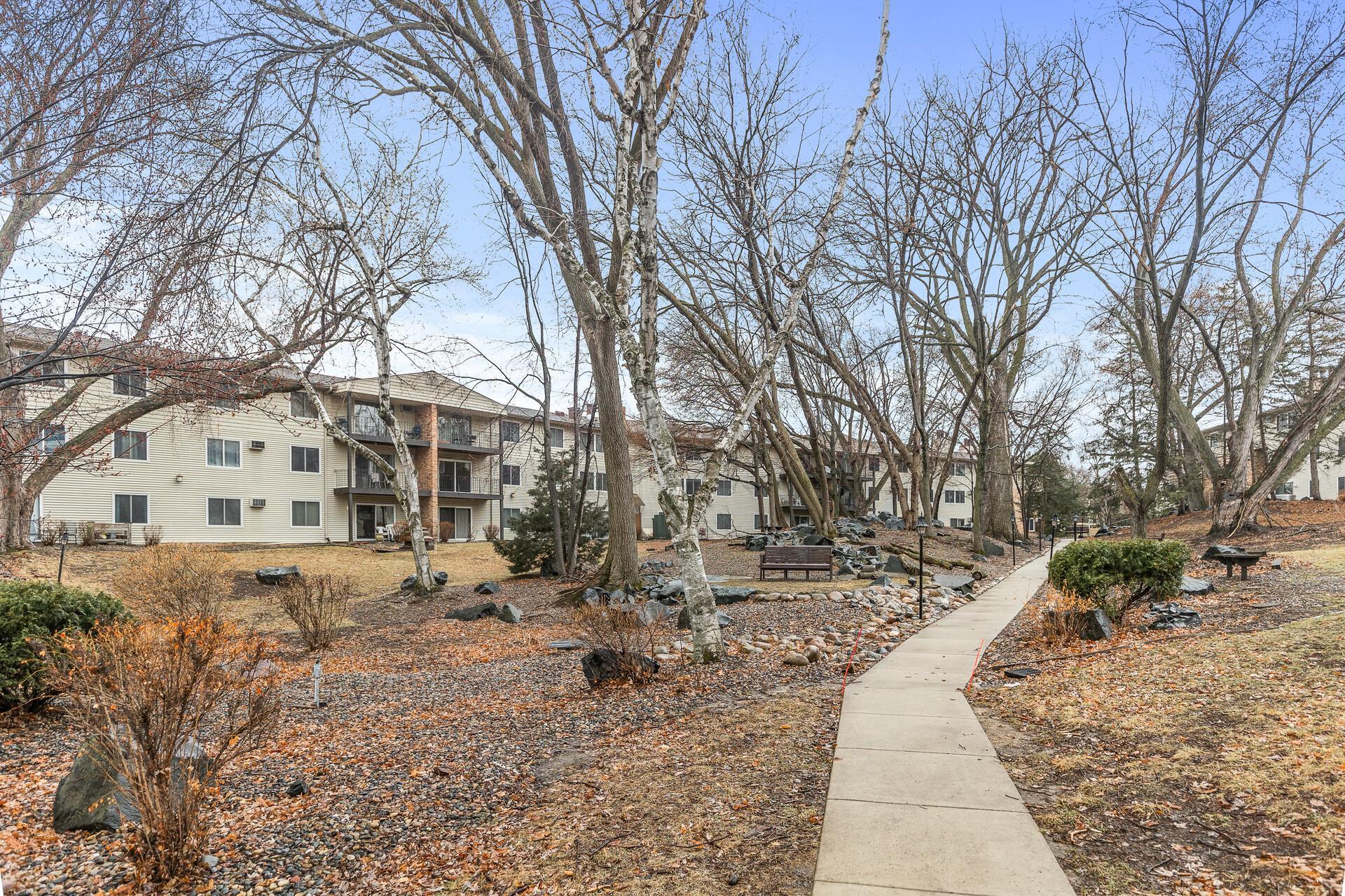 10311 Cedar Lake Road #305, Minnetonka, Minnesota image 27