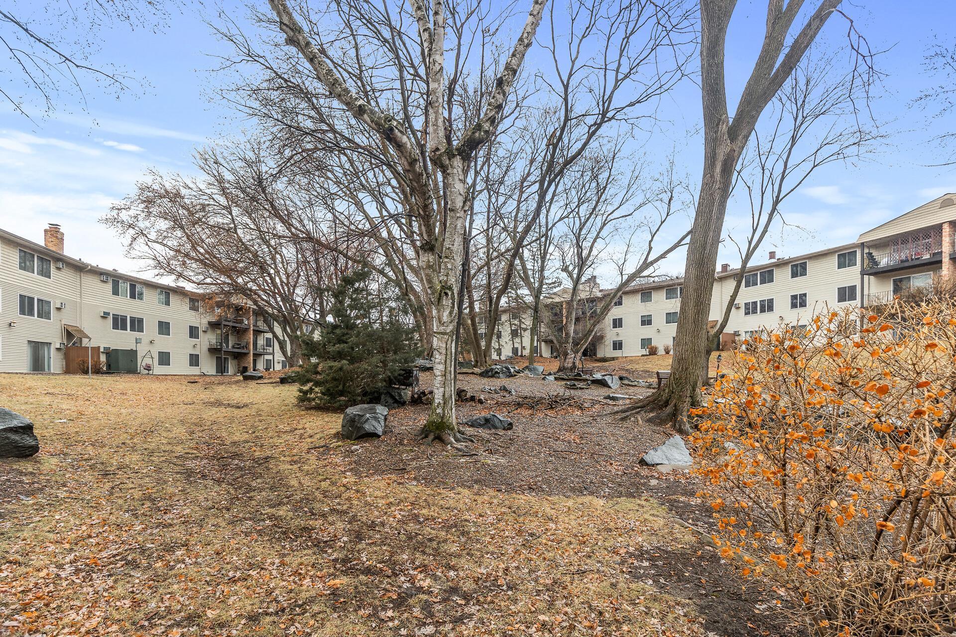10311 Cedar Lake Road #305, Minnetonka, Minnesota image 26
