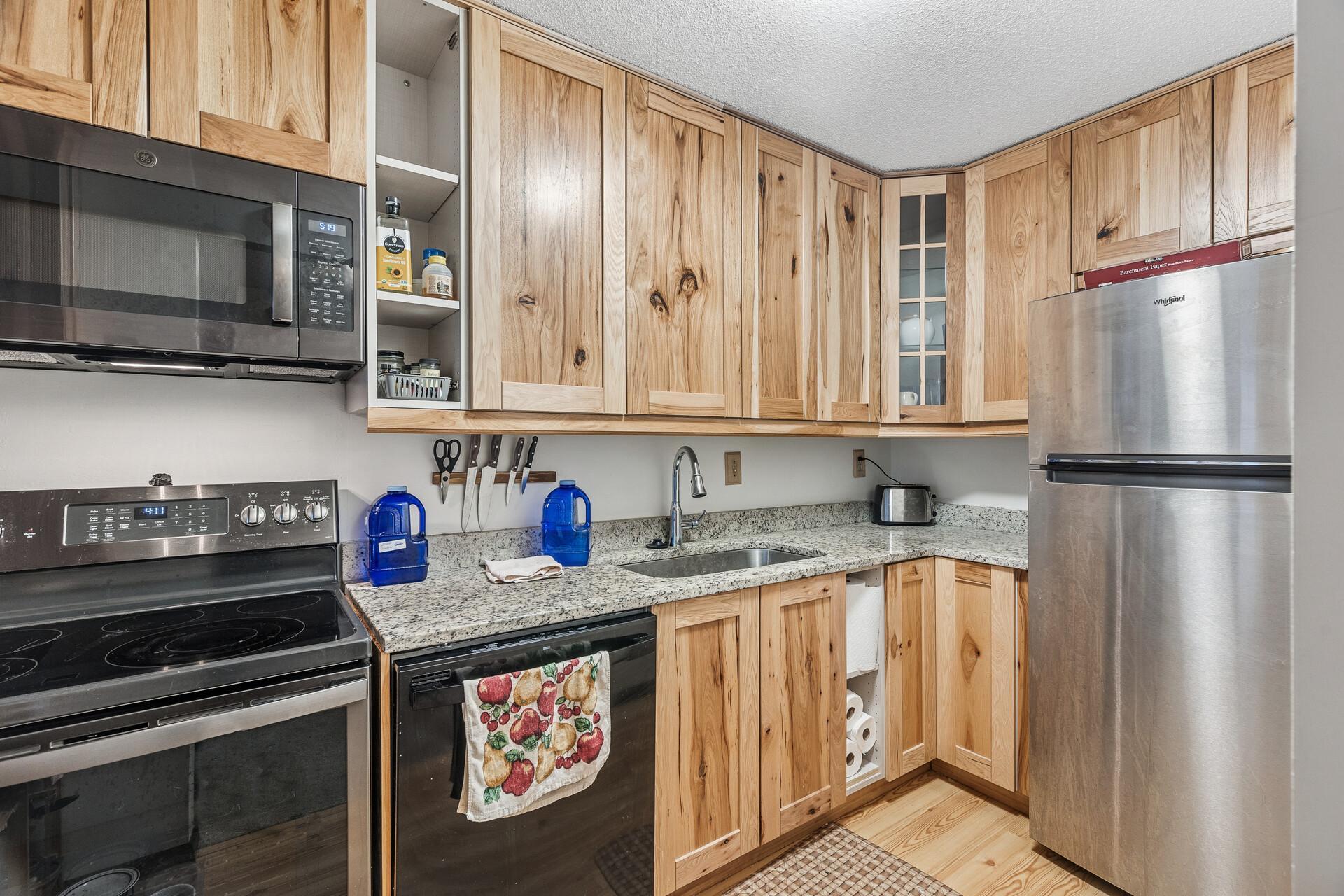 10311 Cedar Lake Road #305, Minnetonka, Minnesota image 9