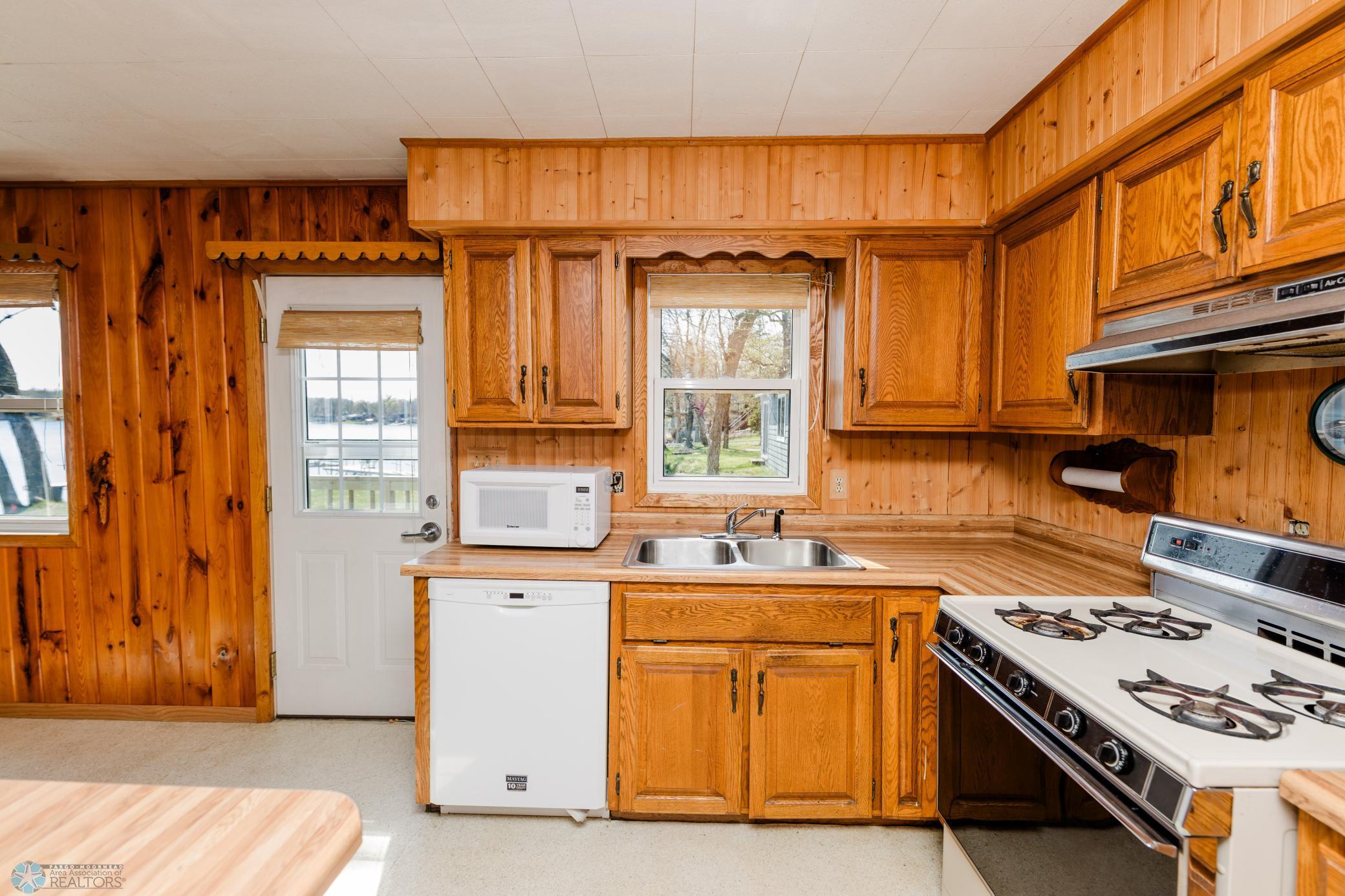 20841 AND 20850 Leona Beach Road, Rochert, Minnesota image 13