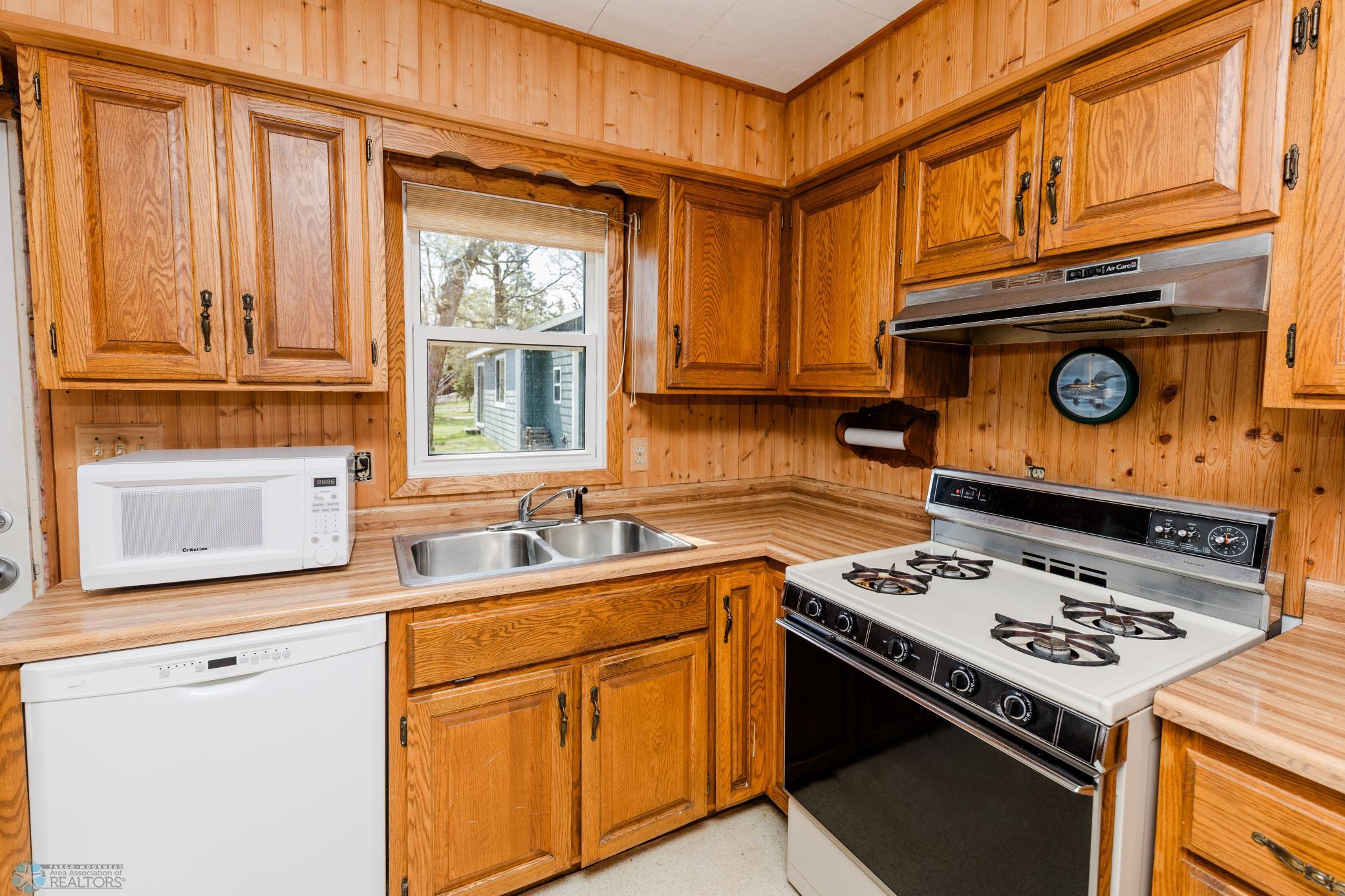 20841 AND 20850 Leona Beach Road, Rochert, Minnesota image 14