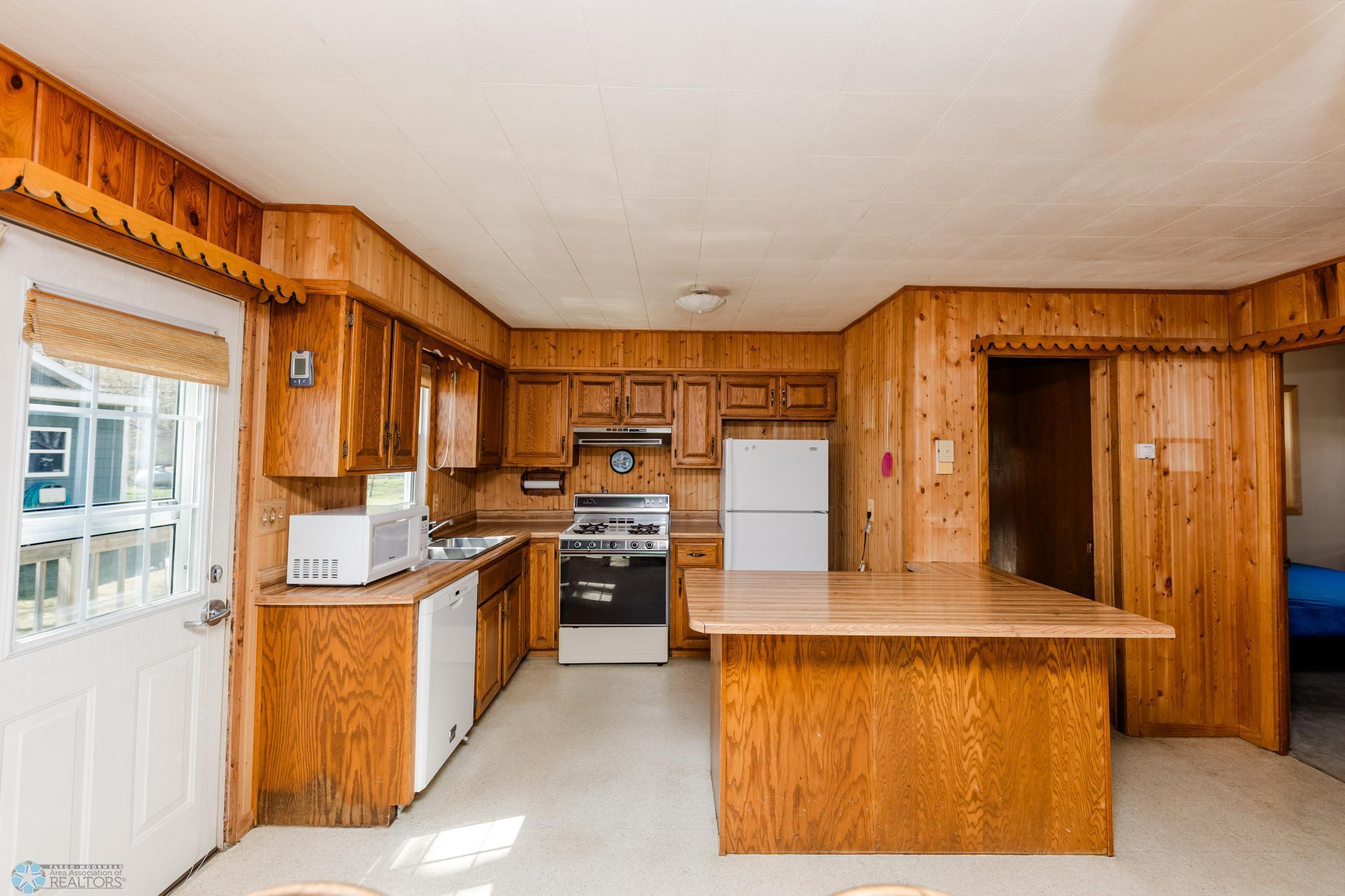 20841 AND 20850 Leona Beach Road, Rochert, Minnesota image 12