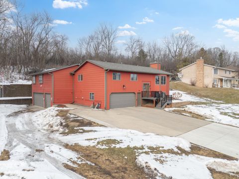 Homes For Sale - 96 Kimberly Court<br/> Pine Island, MN 55963