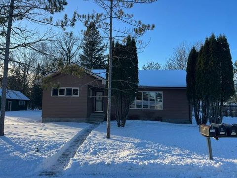 Homes For Sale - 1520 10th Avenue<br/> Koochiching County, International Falls, MN 56649