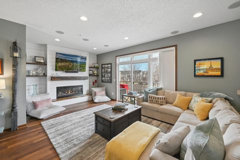 Townhouse For Sale - 11907 Emery Village Drive<br/> Champlin, MN 55316