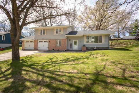 Homes For Sale - 905 Viking Street<br/> Alexandria, MN 56308