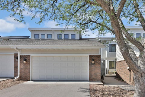 Townhouse For Sale - 6861 W 82nd Street<br/> Bloomington, MN 55438