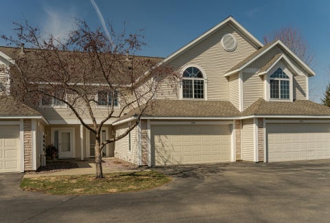 Townhouse For Sale - 1930 Topaz Pointe Lane<br/> Olmsted County, Rochester, MN 55902