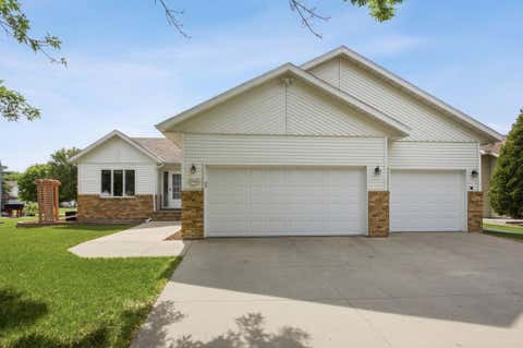 Homes For Sale - 2901 32nd Street<br/> Fargo, ND 58103